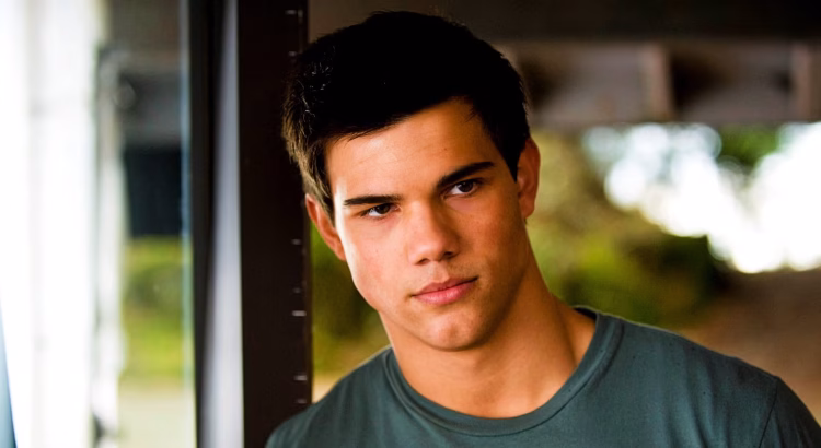 Taylor Lautner Is Back in the Spotlight—And He’s Talking Twilight Again